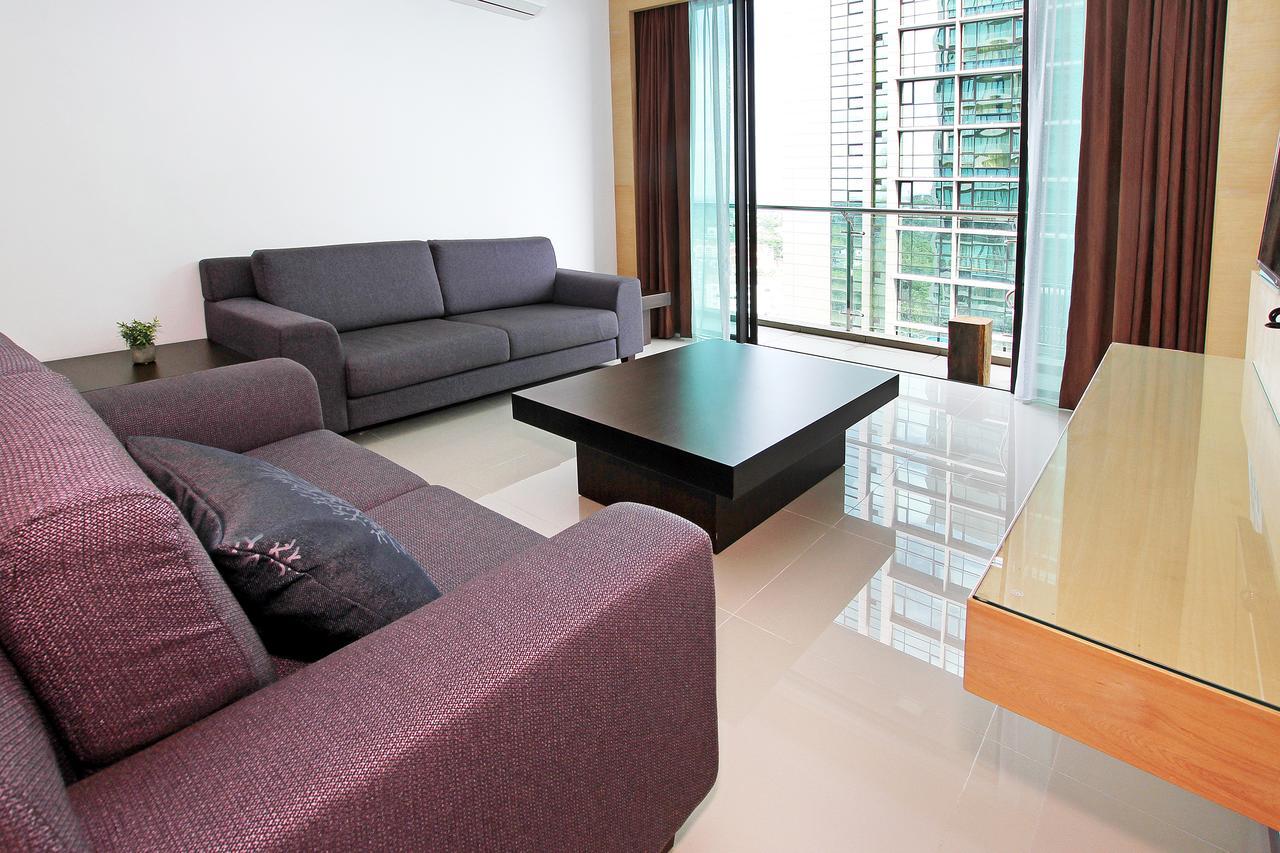 Bernard Holiday Home @ Imperial Suites クチン エクステリア 写真