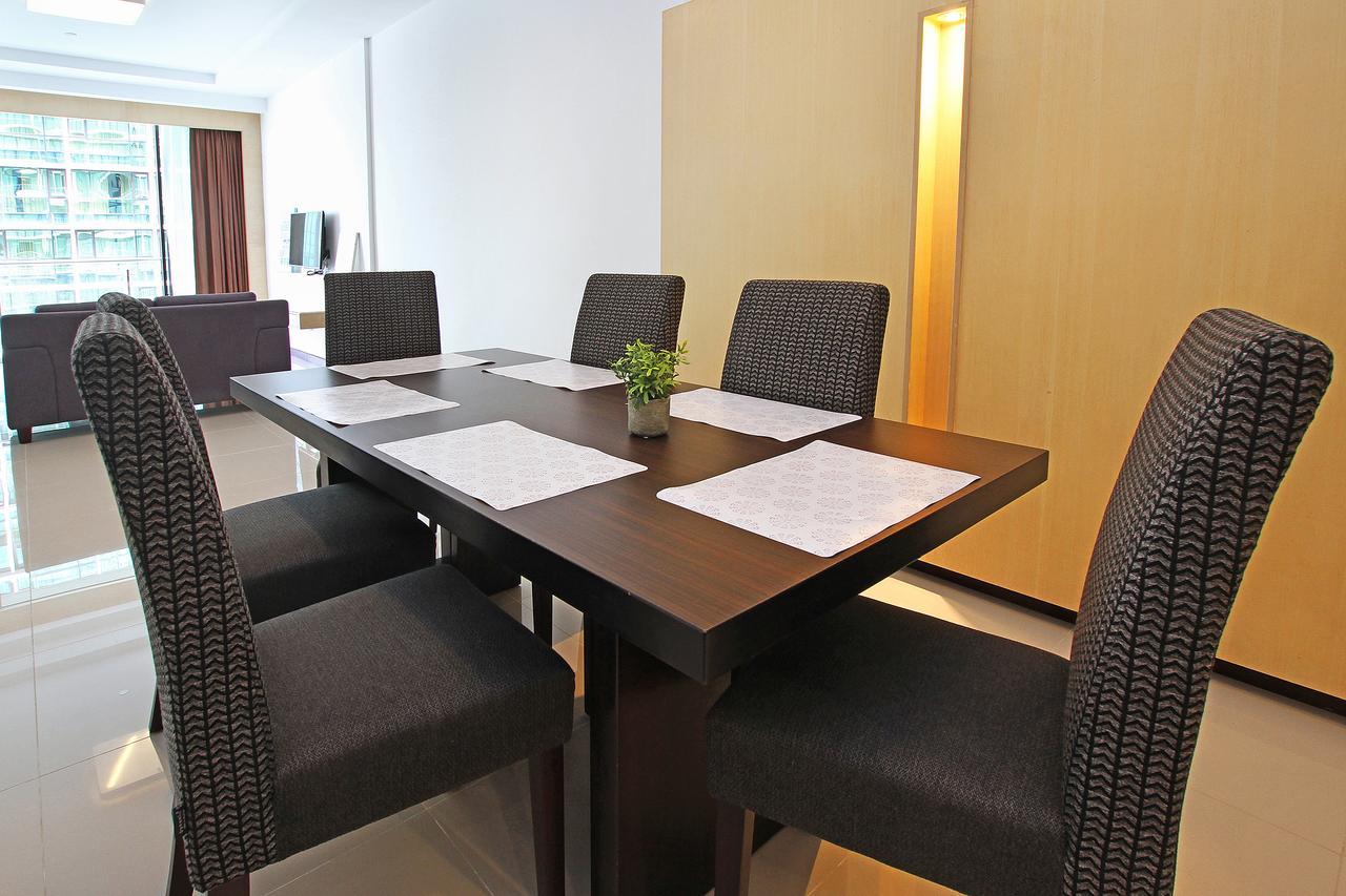 Bernard Holiday Home @ Imperial Suites クチン エクステリア 写真