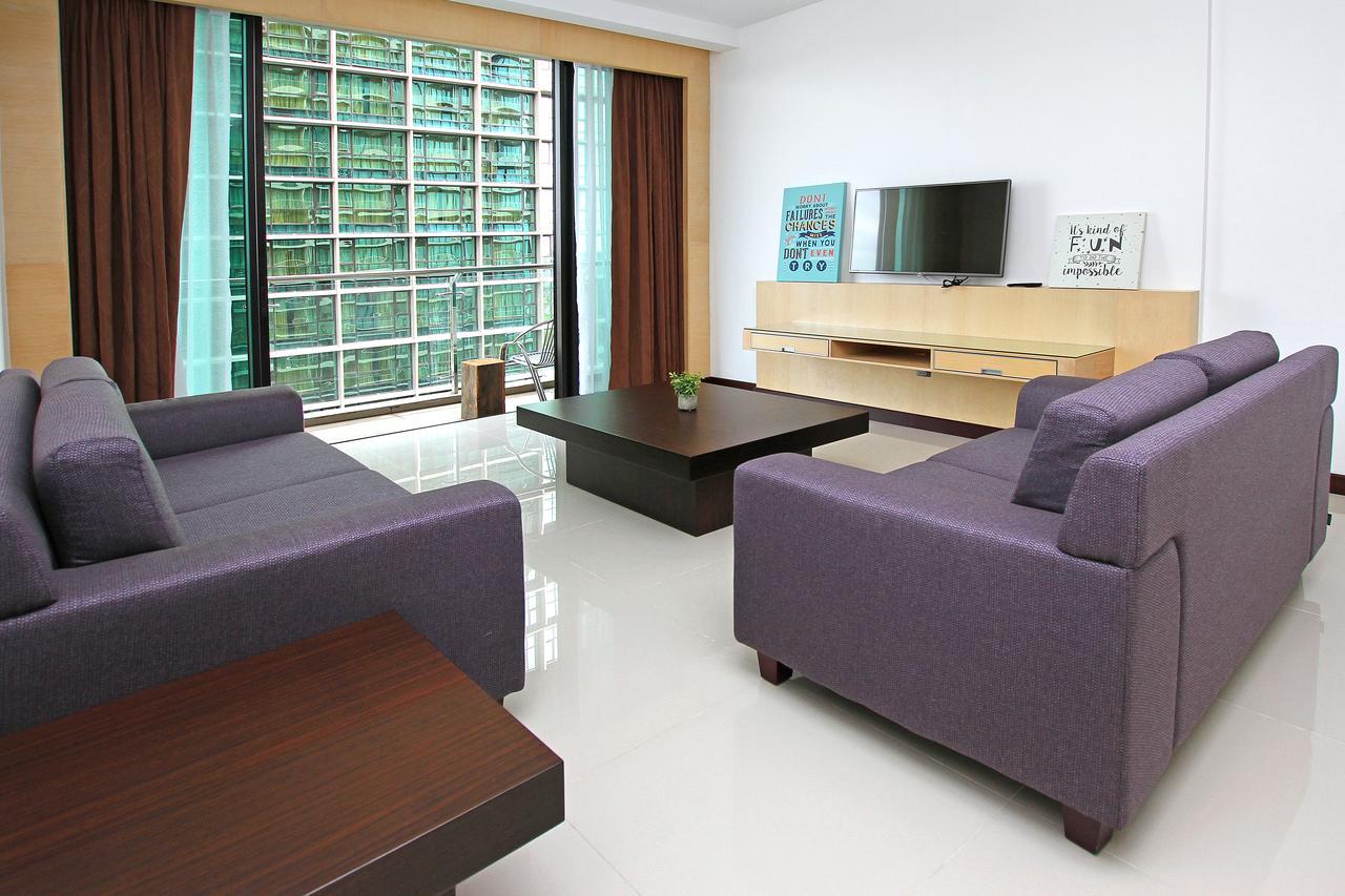 Bernard Holiday Home @ Imperial Suites クチン エクステリア 写真